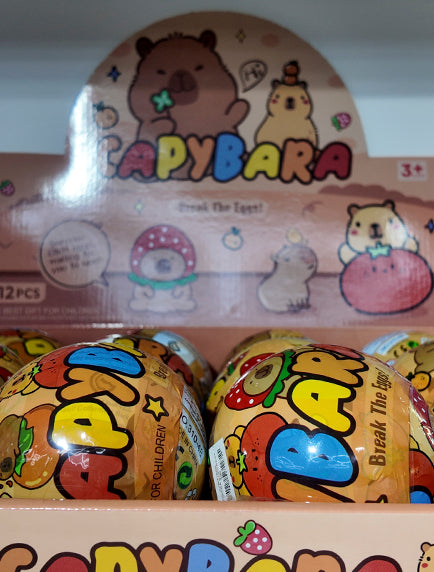 Huevo Sorpresa Capybara – Figura Coleccionable